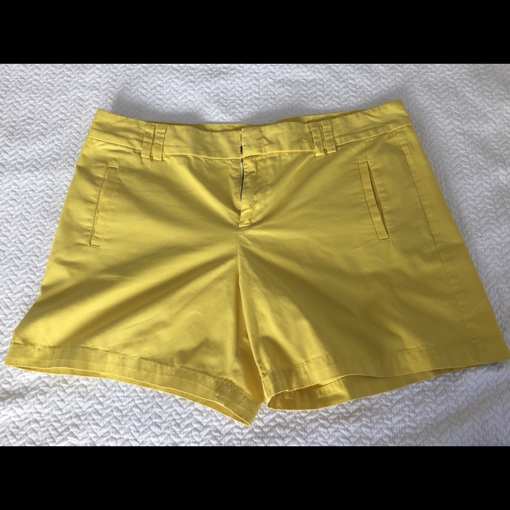 LOFT chinos style yellow shorts